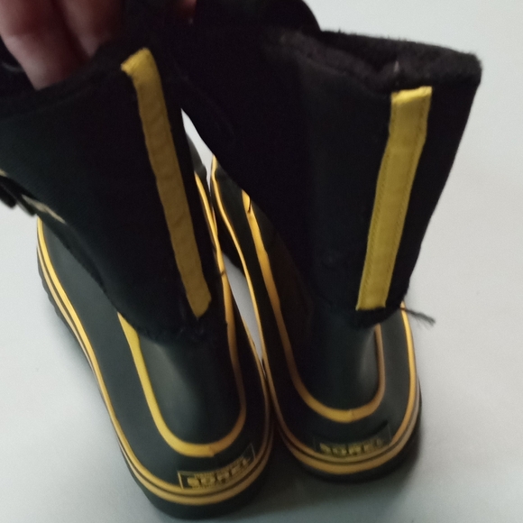 Sorel boots size 5 - Picture 9 of 9